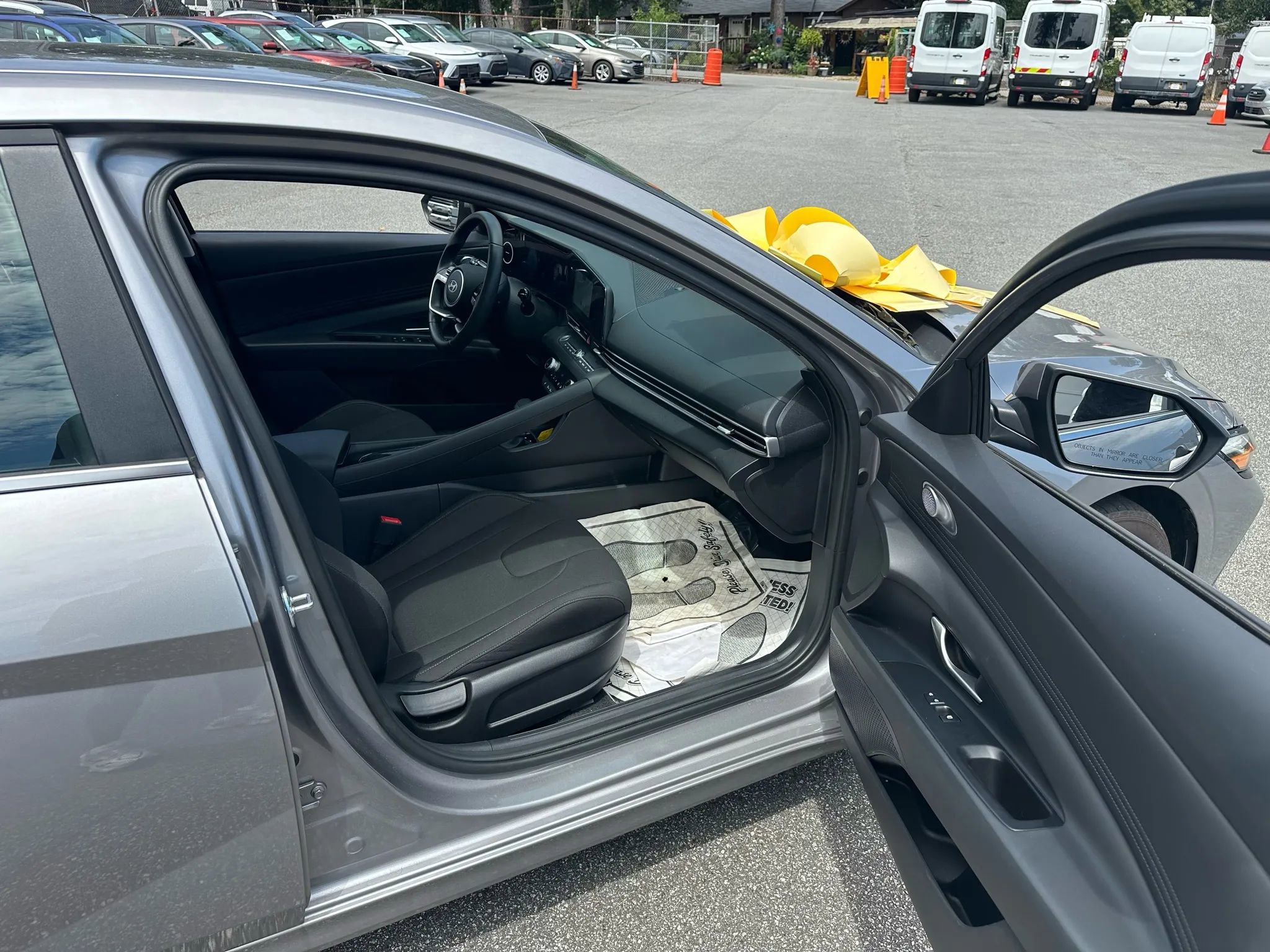 Used 2025 Hyundai Elantra SEL image 13