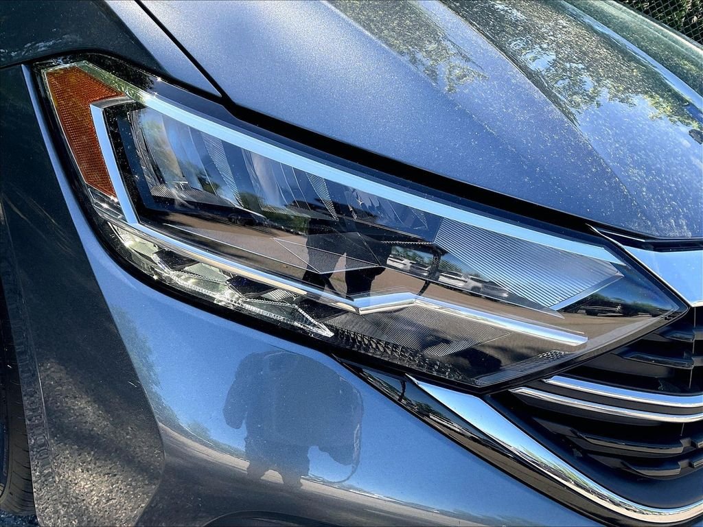 Certified 2023 Volkswagen Jetta S FWD image 31