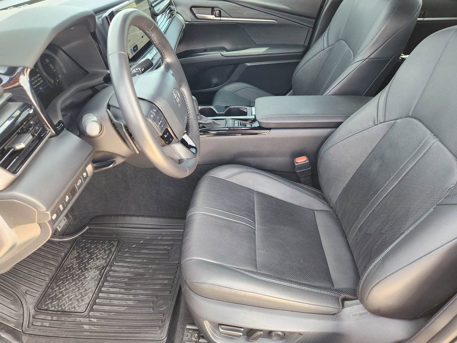 Used 2025 Toyota Camry XSE w/ Premium Package image 16