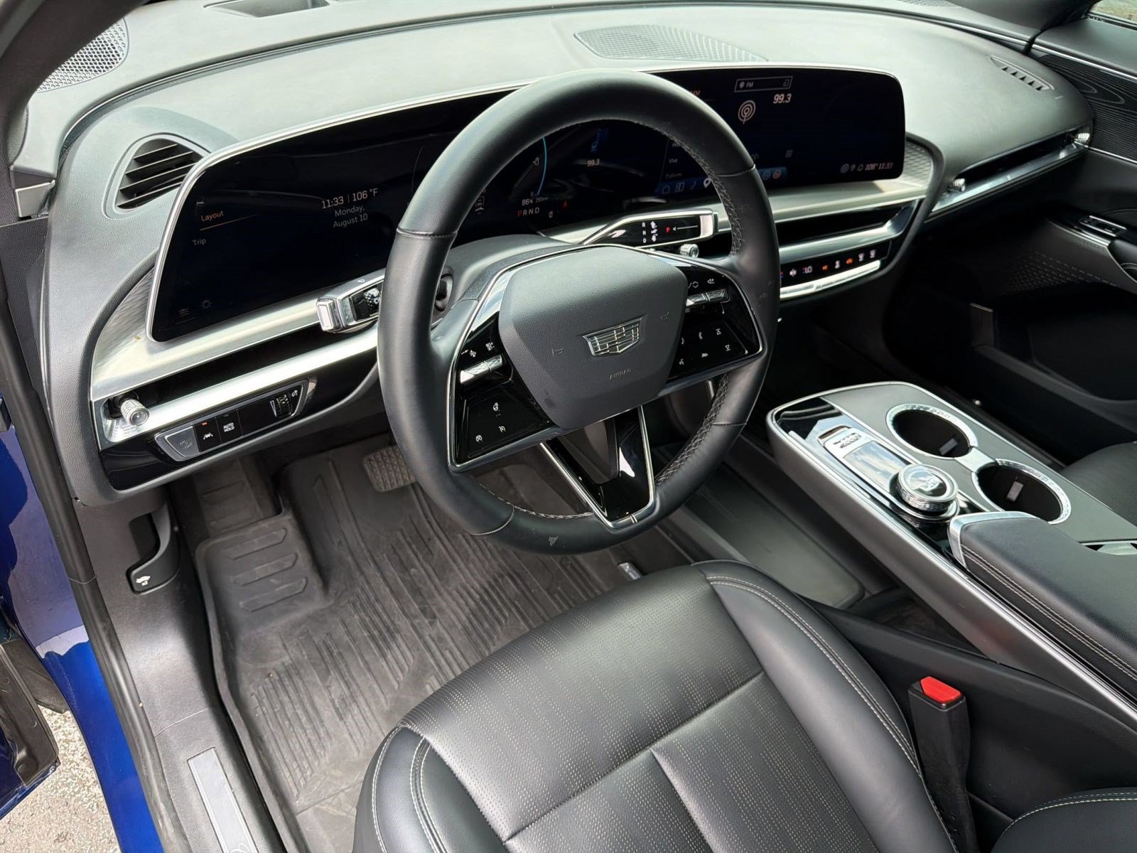 Certified 2024 Cadillac Lyriq Luxury AWD/4WD image 3