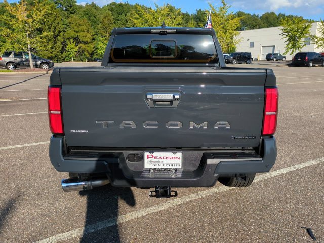 Used 2025 Toyota Tacoma Limited AWD/4WD image 5