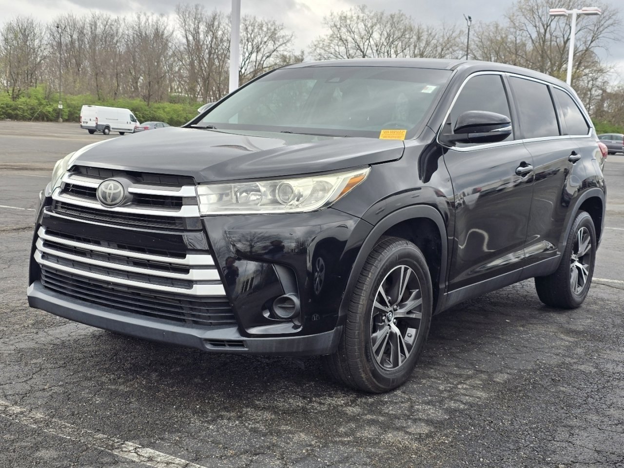 Used 2019 Toyota Highlander LE image 3