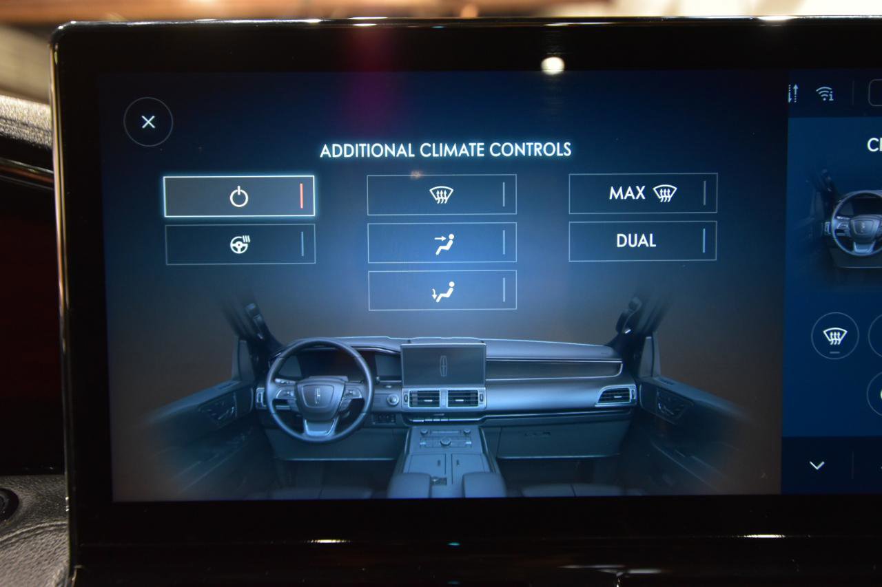 Used 2023 Lincoln Navigator Reserve AWD/4WD image 36