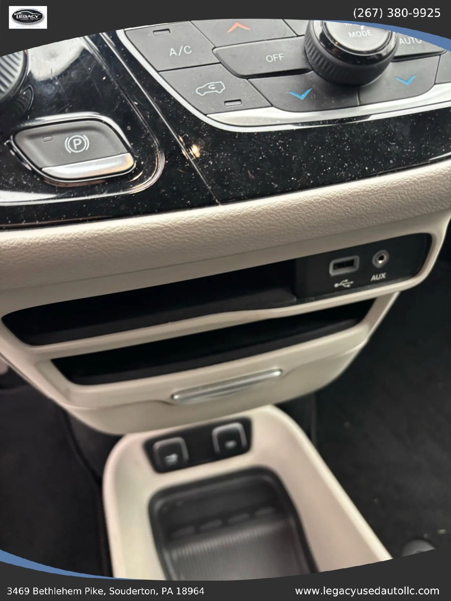 Used 2018 Chrysler Pacifica Touring Plus w/ Tire & Wheel Group image 51