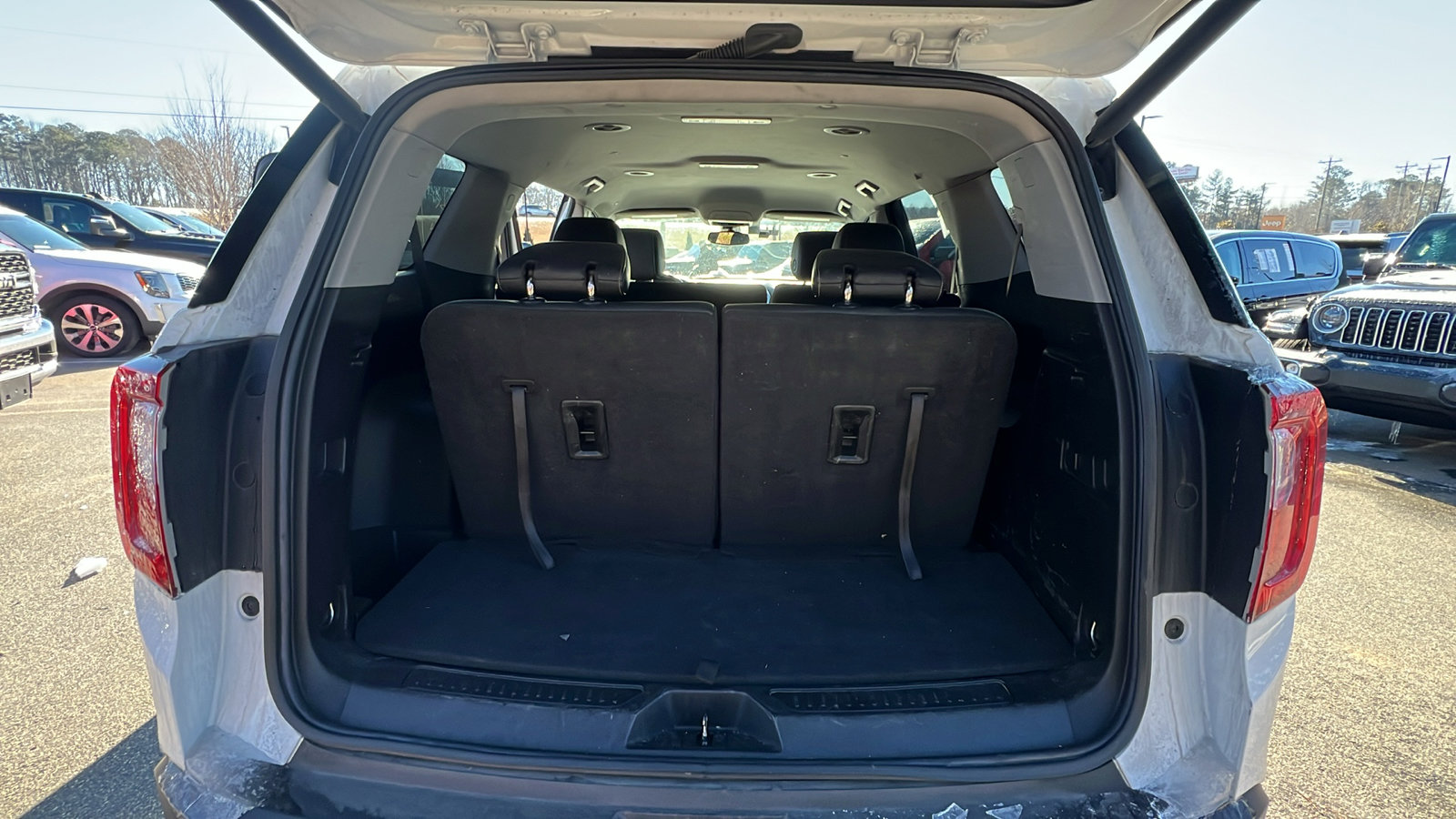 Used 2023 GMC Acadia SLT image 12