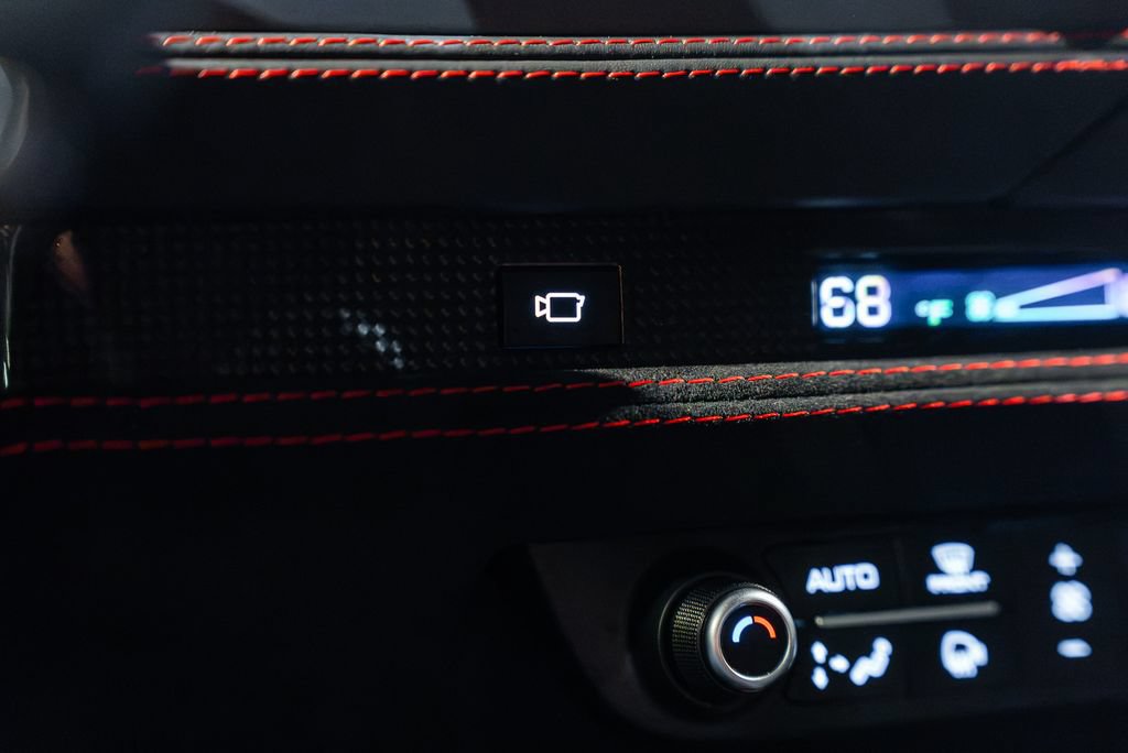 Certified 2021 Ferrari F8 Tributo RWD image 36