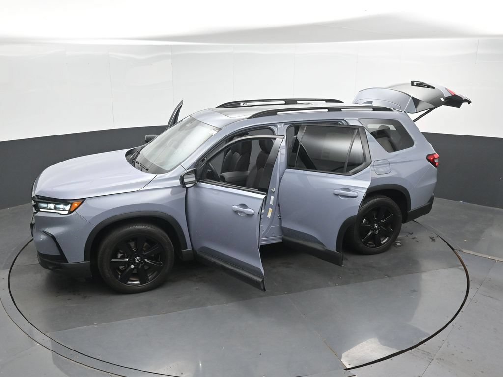 Used 2025 Honda Pilot Black Edition image 49