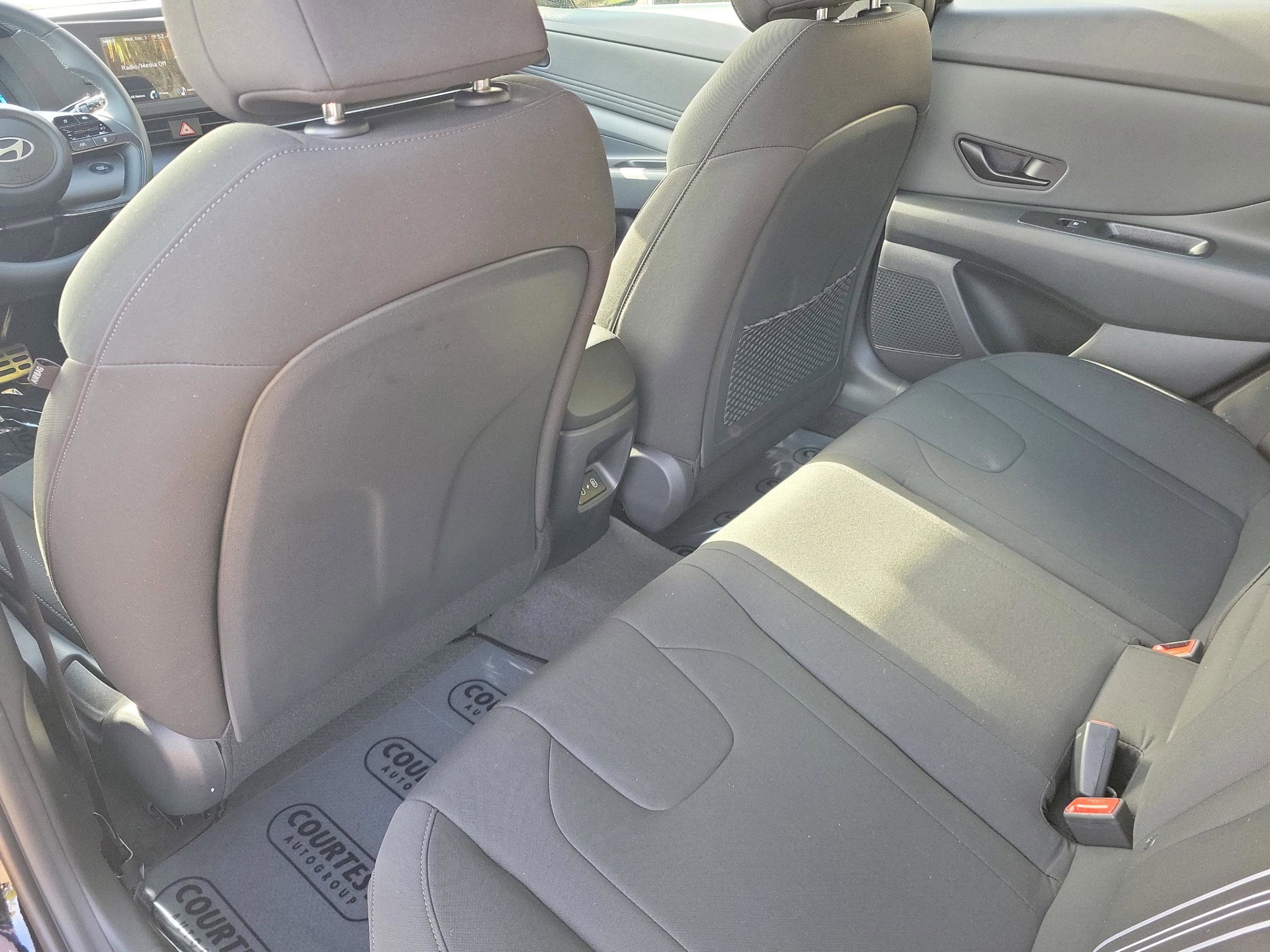 New 2026 Hyundai Elantra SEL Sport image 11