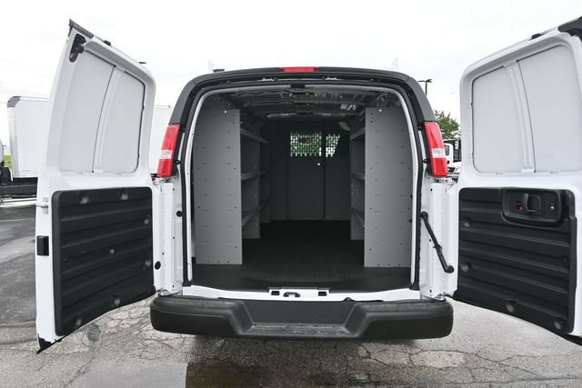 New 2026 Chevrolet Express 2500 w/ Driver Convenience Package RWD image 22