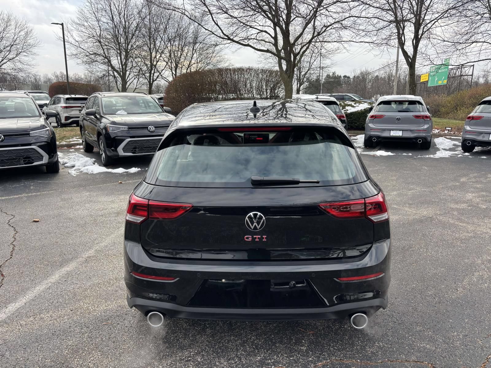 New 2026 Volkswagen GTI SE FWD image 6