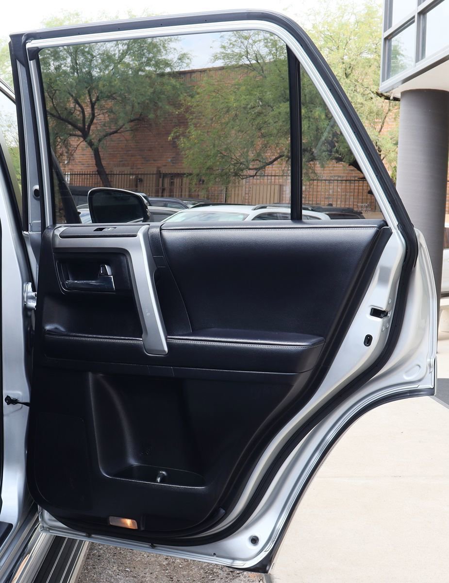 Used 2022 Toyota 4Runner Limited AWD/4WD image 29