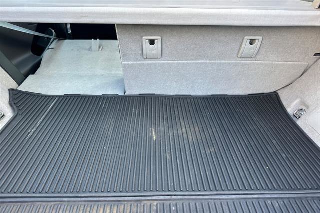 Used 2014 Toyota Prius Four image 15