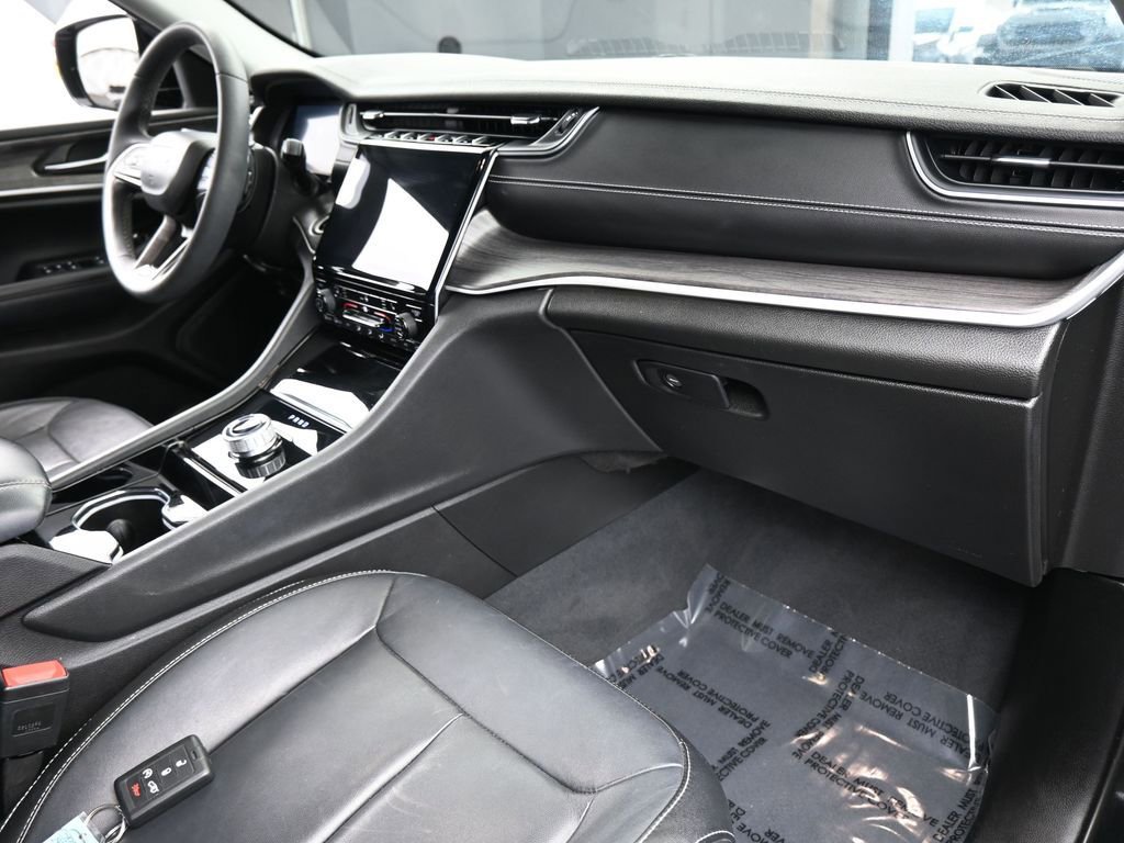 Used 2023 Jeep Grand Cherokee Limited w/ Black Appearance Package image 47