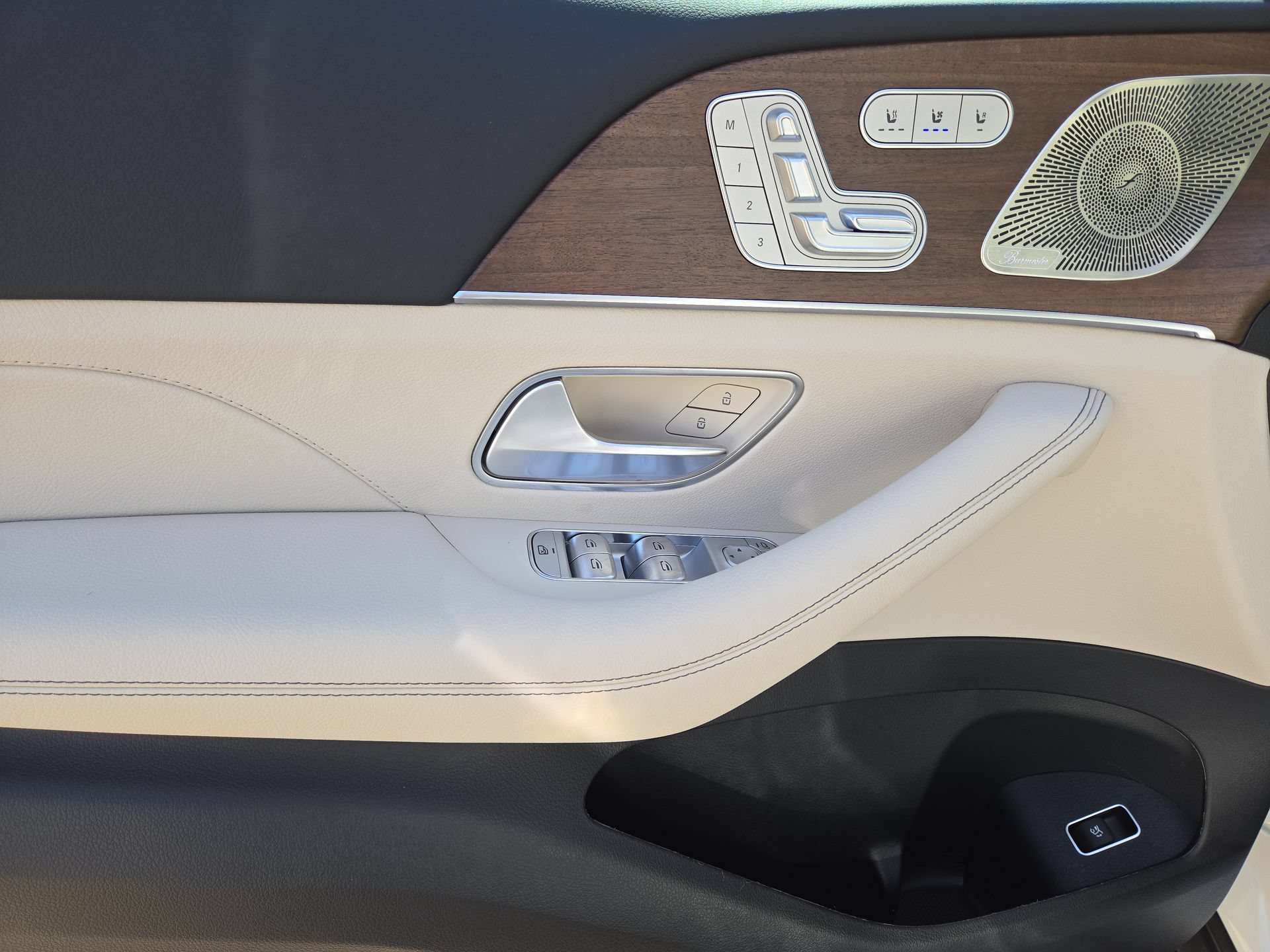 New 2026 Mercedes-Benz GLS 450 4MATIC image 15