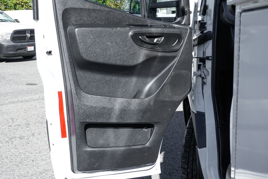 Used 2019 Freightliner Sprinter 3500 image 26