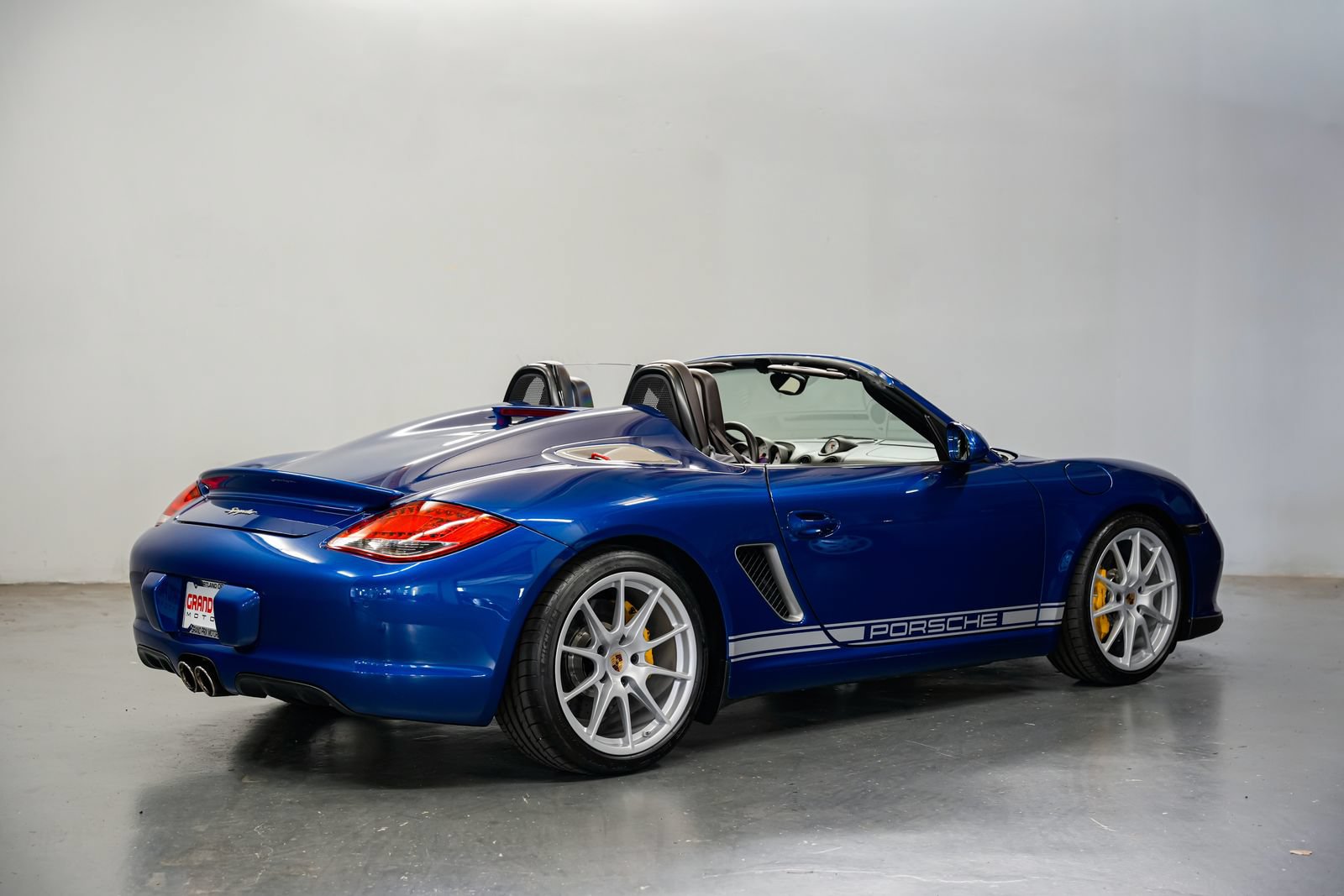Used 2011 Porsche Boxster Spyder RWD image 3