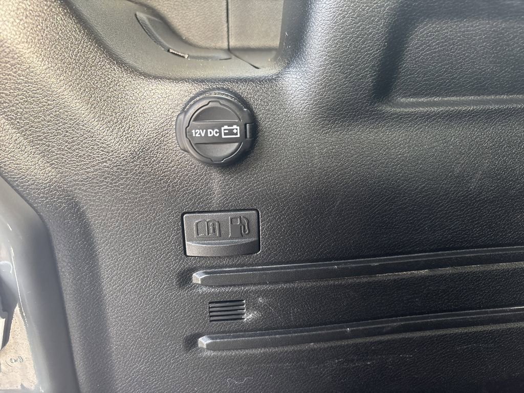 Used 2022 Jeep Wrangler Unlimited Sahara w/ Cold Weather Group image 13