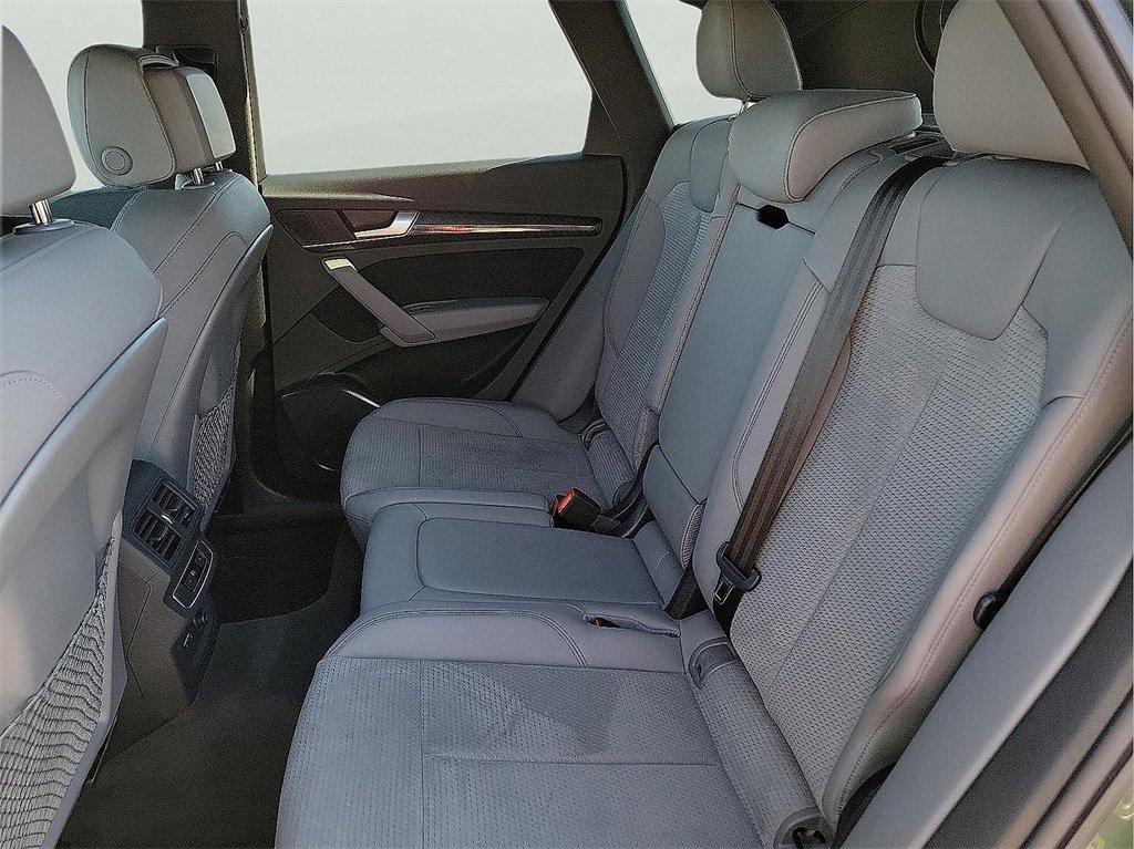 Used 2024 Audi SQ5 Premium w/ Convenience Package image 12