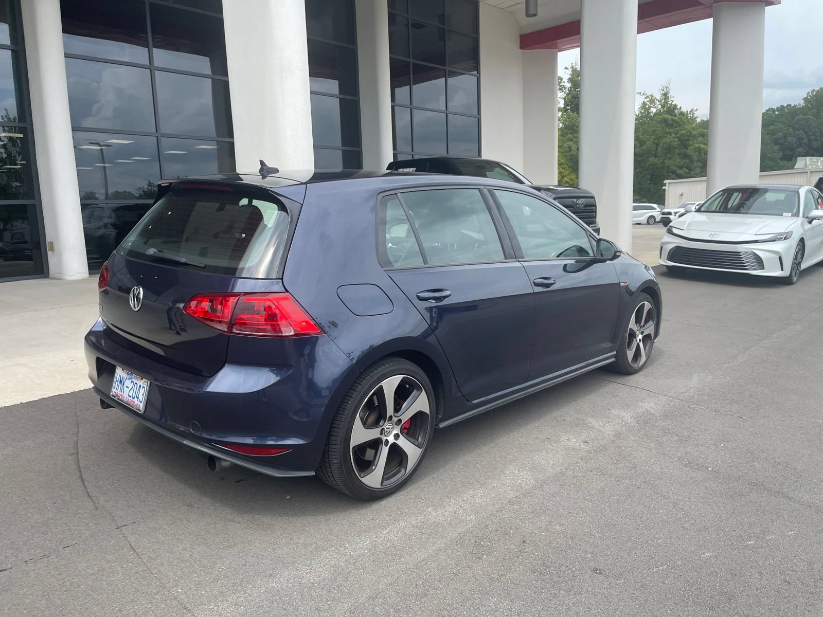 Used 2017 Volkswagen GTI Autobahn FWD image 10