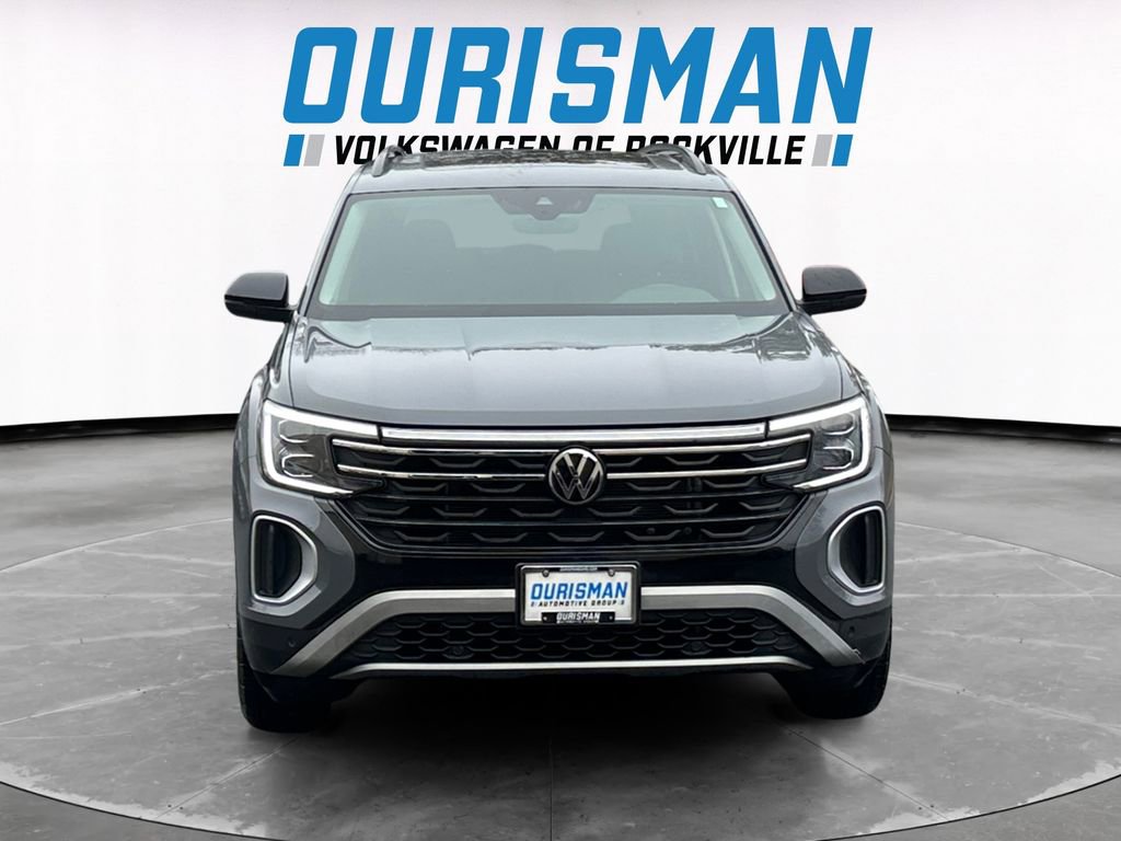 Used 2025 Volkswagen Atlas Peak Edition SE image 8