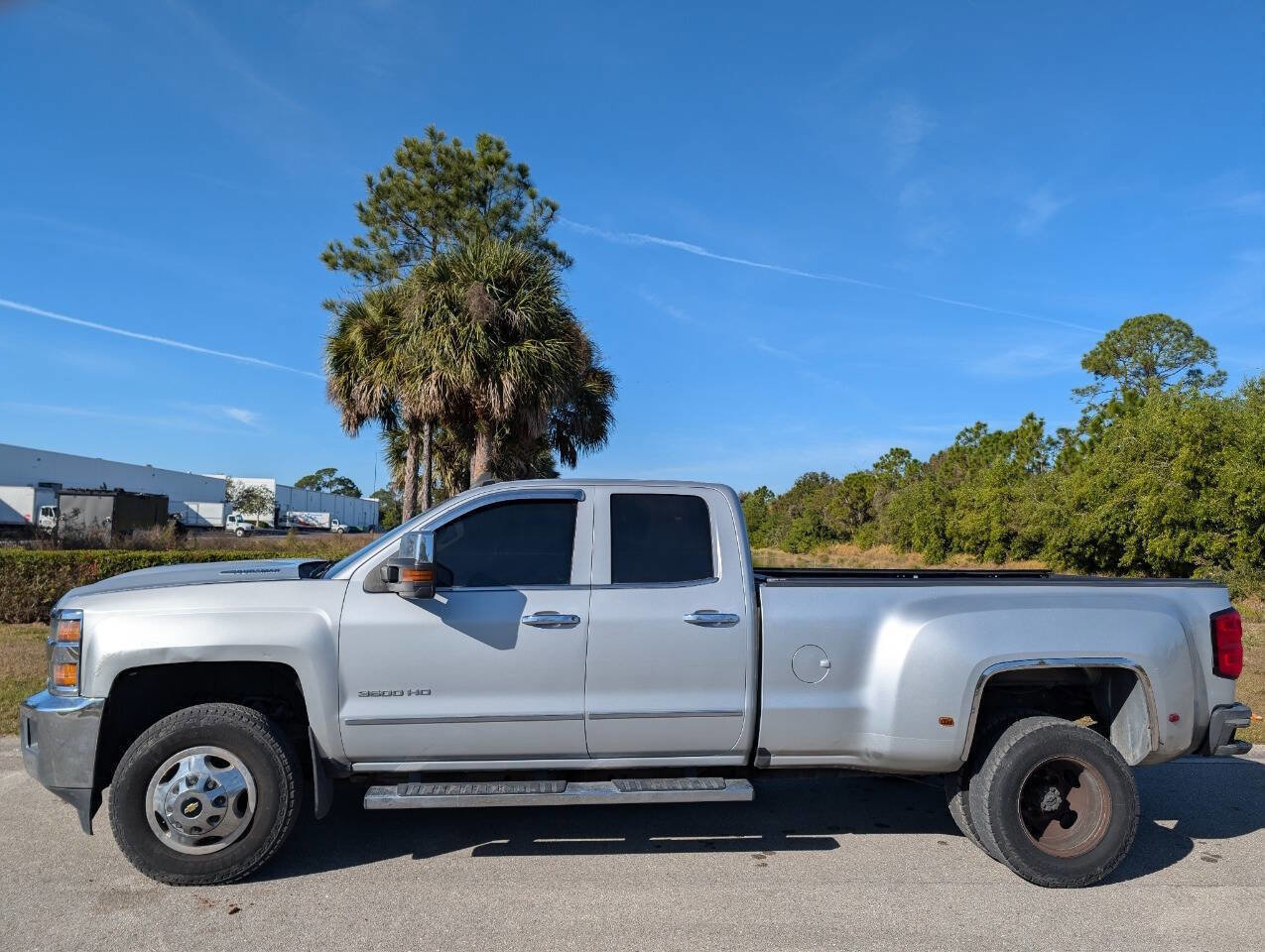 Used 2017 Chevrolet Silverado 3500 LT w/ LT Convenience Package image 9