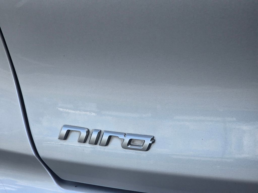 Used 2017 Kia Niro LX image 13