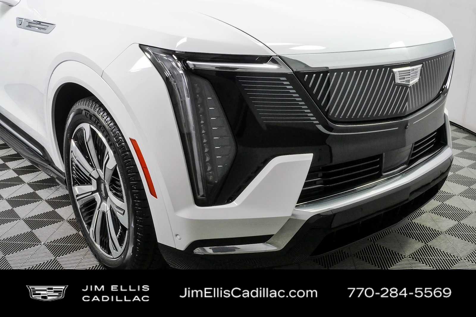Certified 2025 Cadillac Escalade IQ Luxury 2 w/ LPO, Premium Carpet Package AWD/4WD image 39