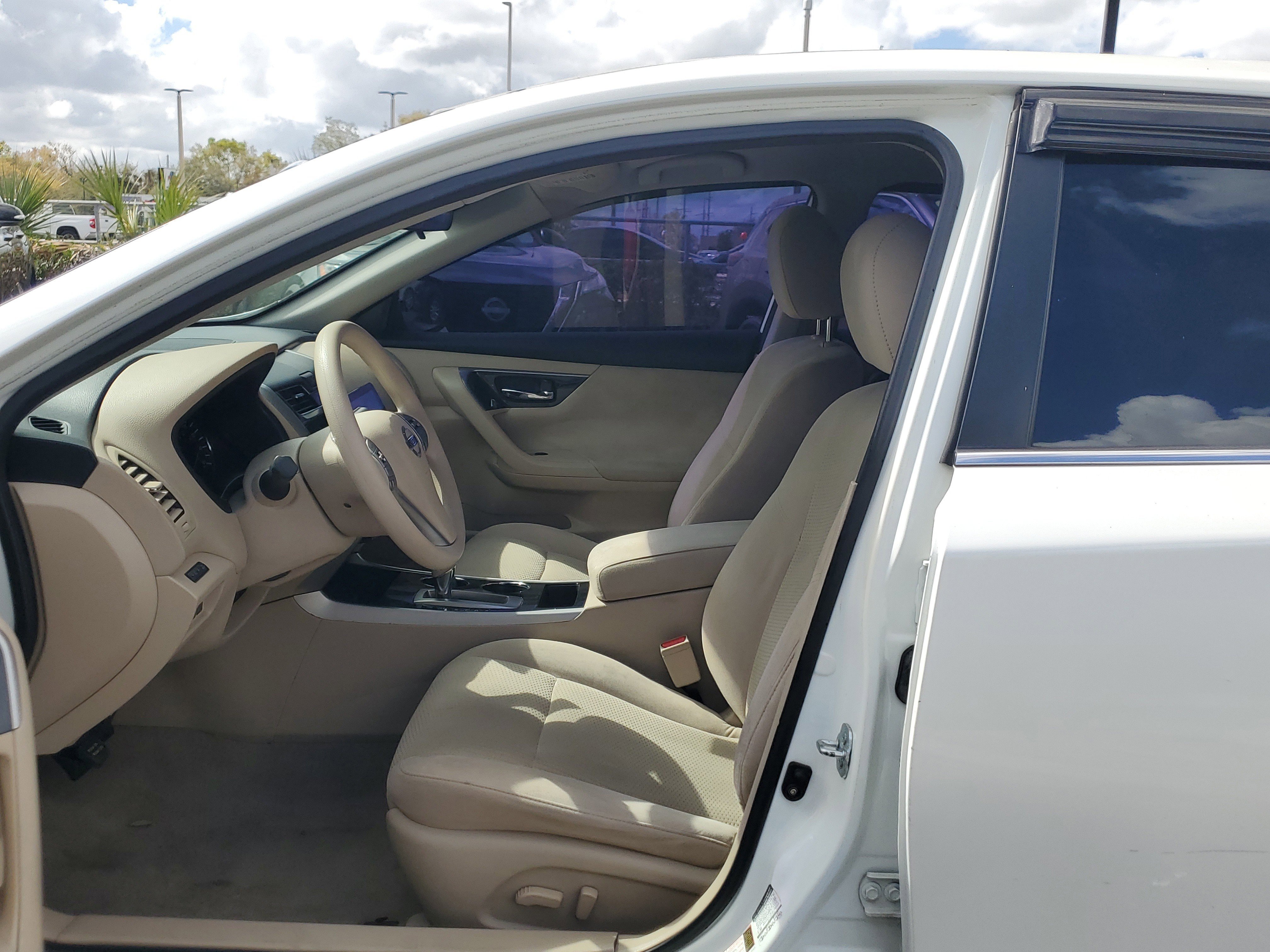 Used 2014 Nissan Altima 2.5 S w/ Sport Value Package image 19