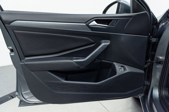 Used 2024 Volkswagen Jetta SE image 11