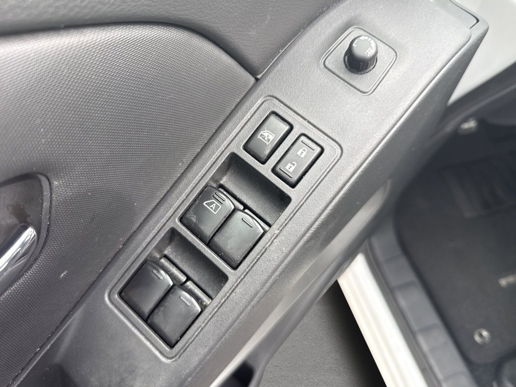 Used 2023 Nissan Frontier SV w/ SV Convenience Package RWD image 19