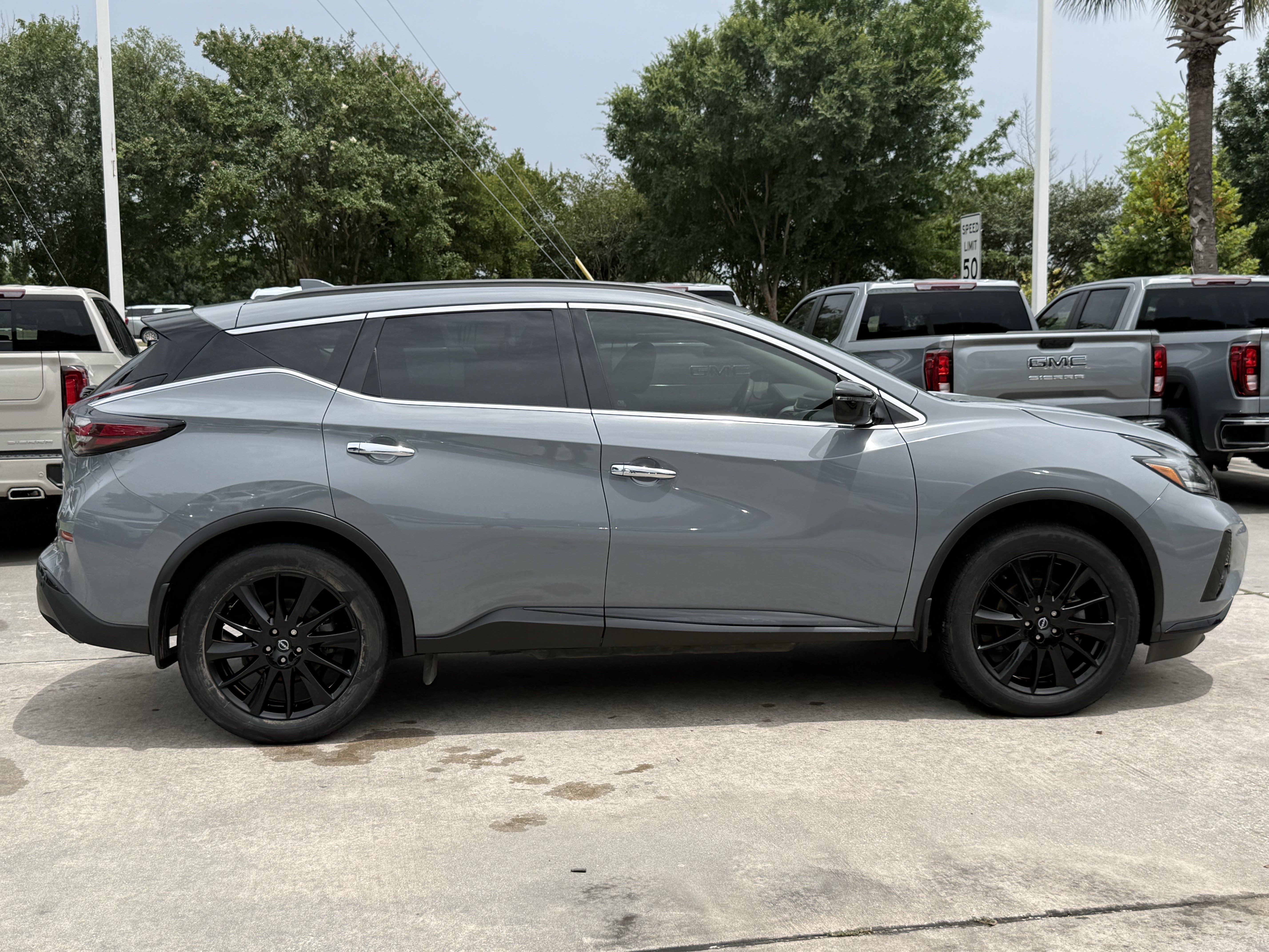 Used 2024 Nissan Murano SV w/ SV Midnight Edition Package FWD image 3
