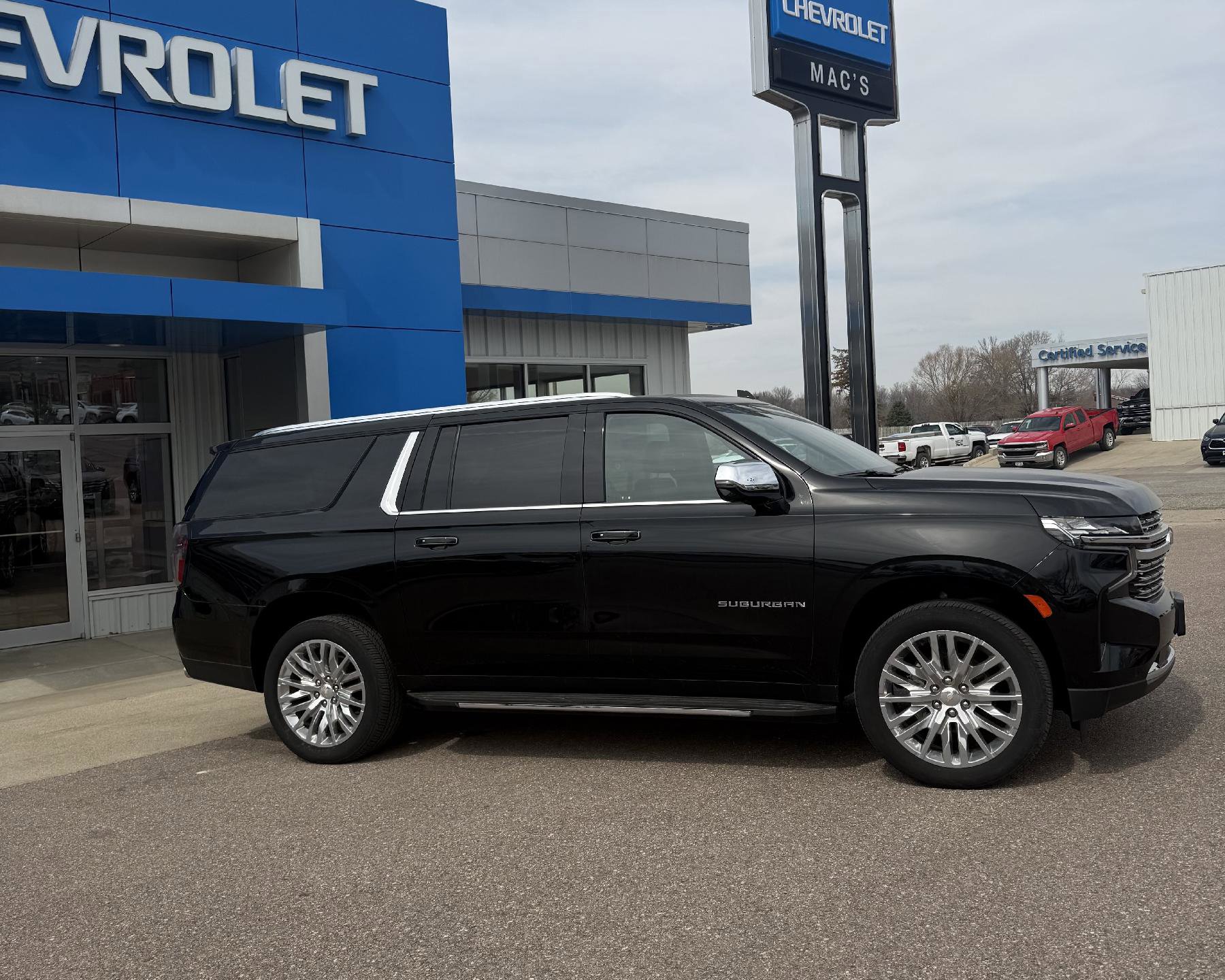 Used 2024 Chevrolet Suburban Premier w/ Premium Package 2 image 2