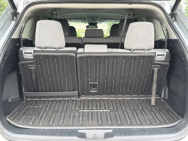 Used 2023 Toyota Highlander LE w/ Protection Package #3 (TMS) FWD image 23