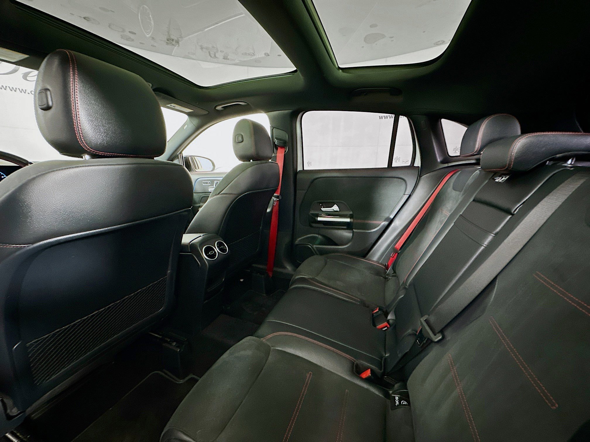 Used 2022 Mercedes-Benz GLA 35 AMG 4MATIC w/ AMG Aerodynamic Package image 25