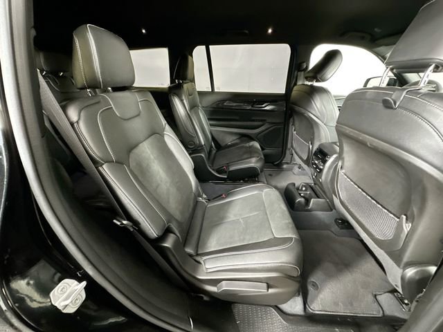 Used 2023 Jeep Grand Cherokee L Laredo image 28