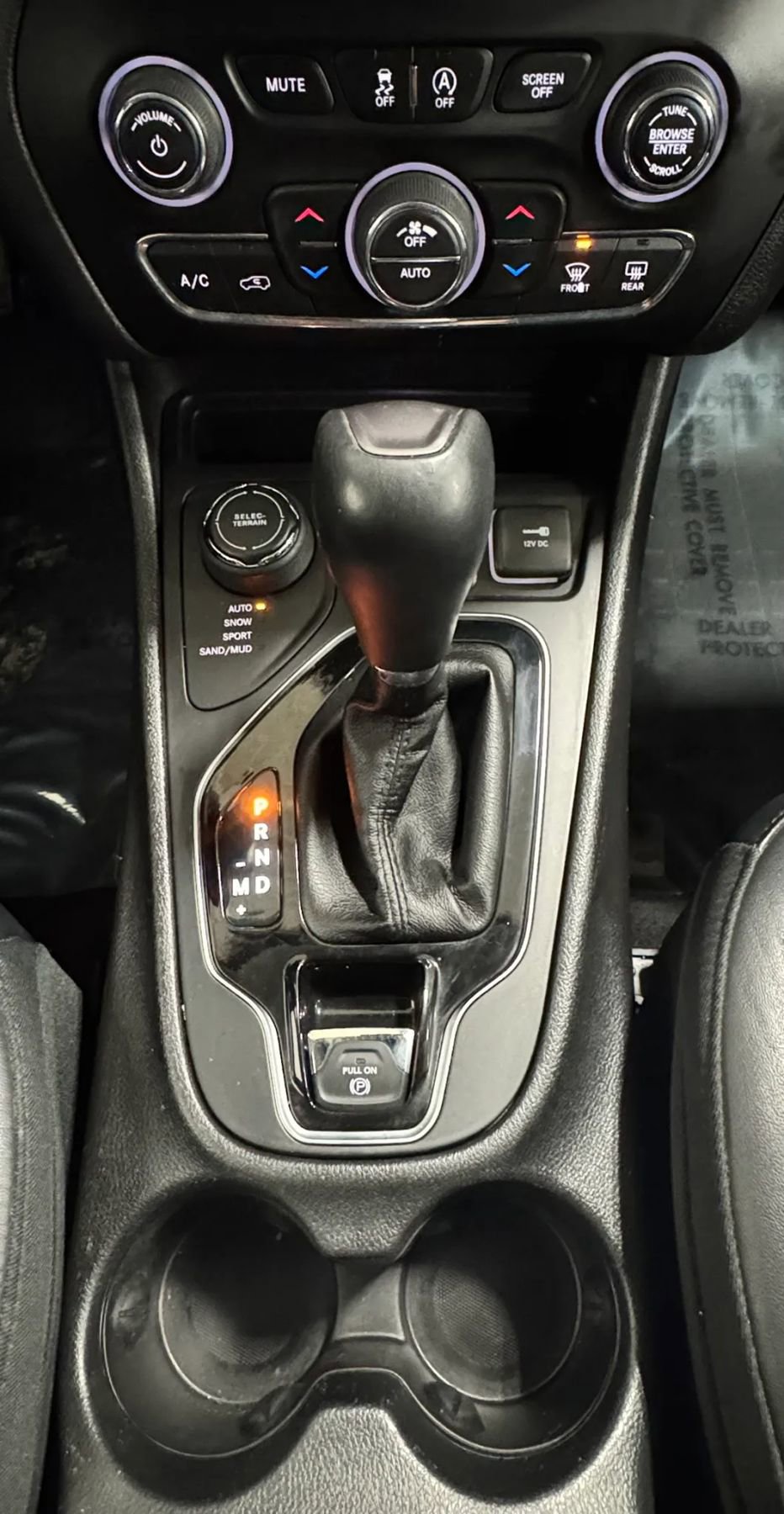 Used 2019 Jeep Cherokee Limited image 20