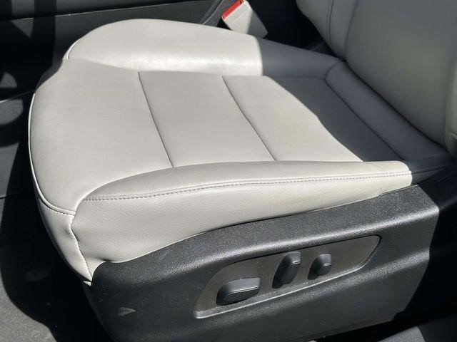 Certified 2023 Cadillac XT4 Premium Luxury w/ Cold Weather Package AWD/4WD image 13