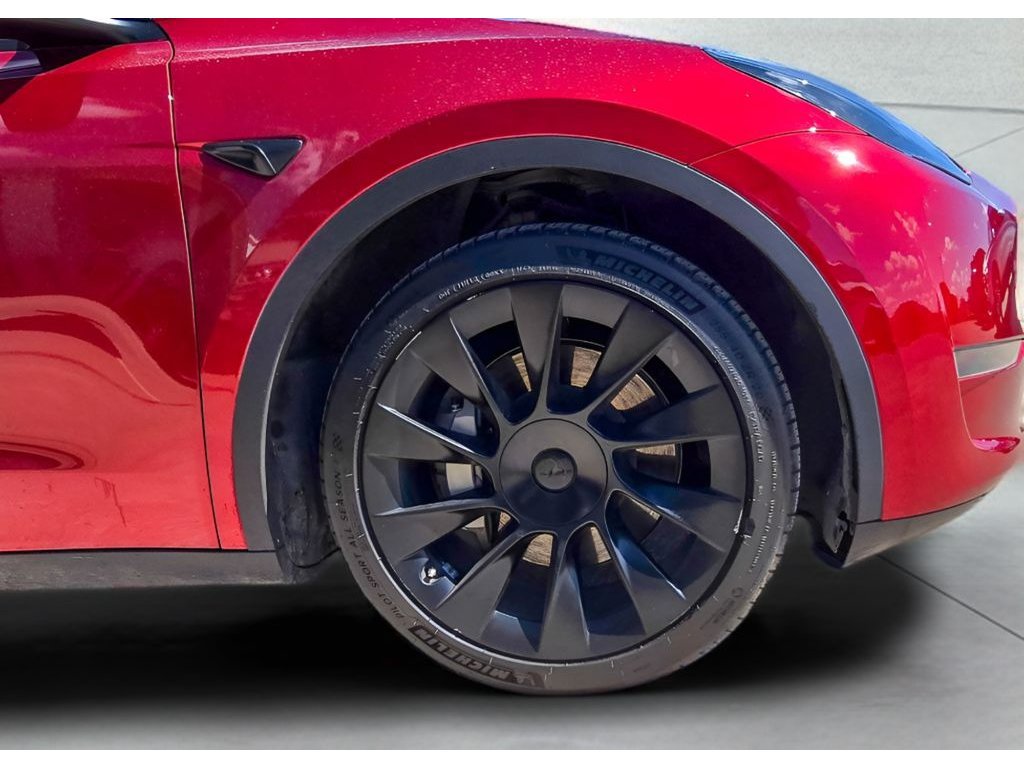 Used 2024 Tesla Model Y Long Range AWD/4WD image 32