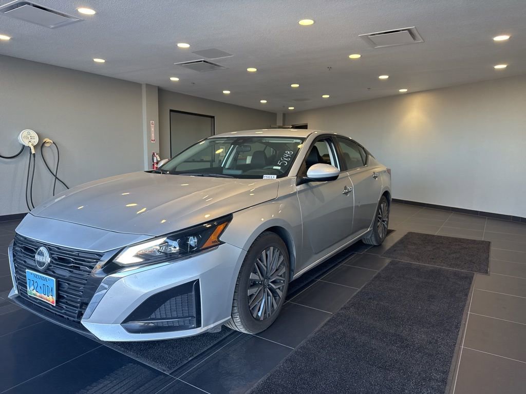 Used 2023 Nissan Altima 2.5 SV