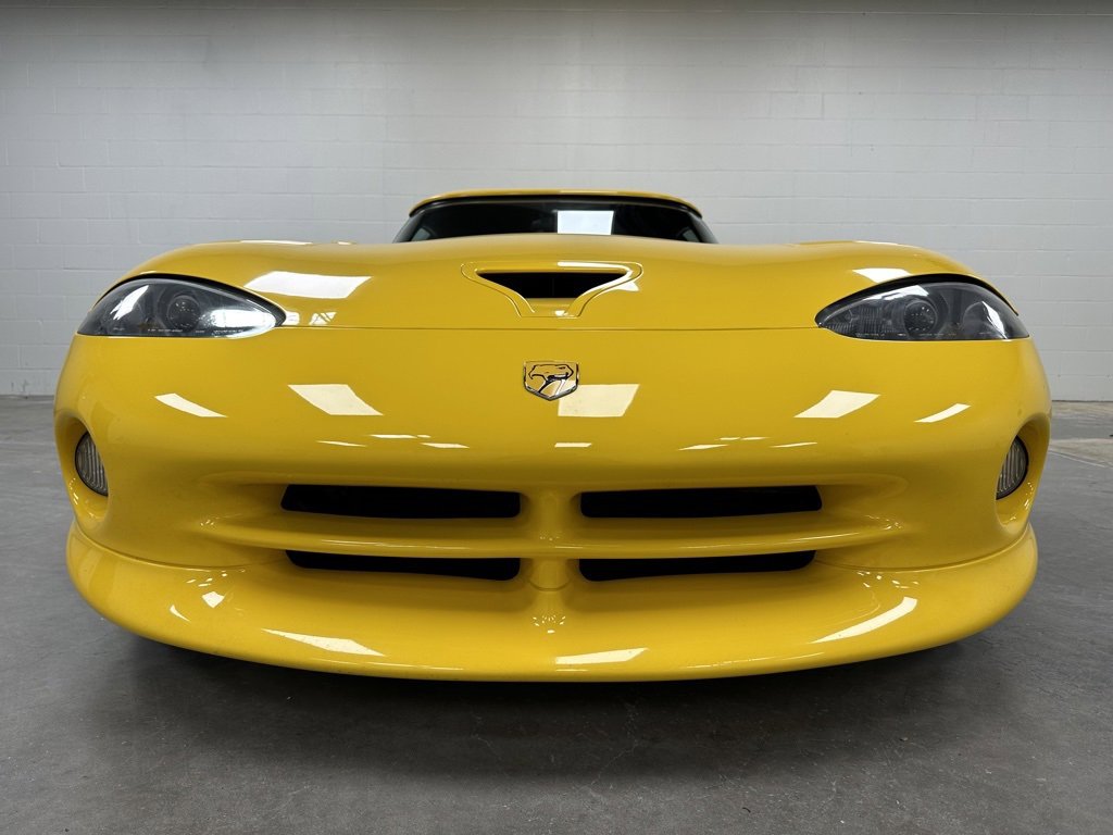 Used 2002 Dodge Viper RT/10 image 3