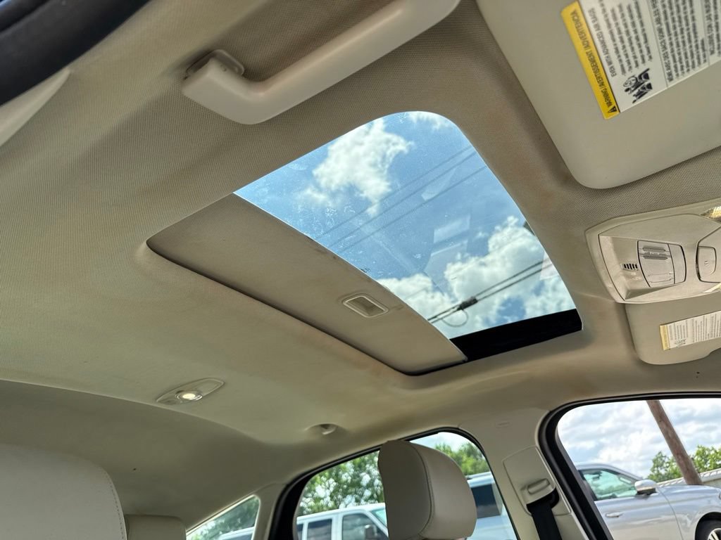 Used 2018 Ford Focus Titanium FWD image 11