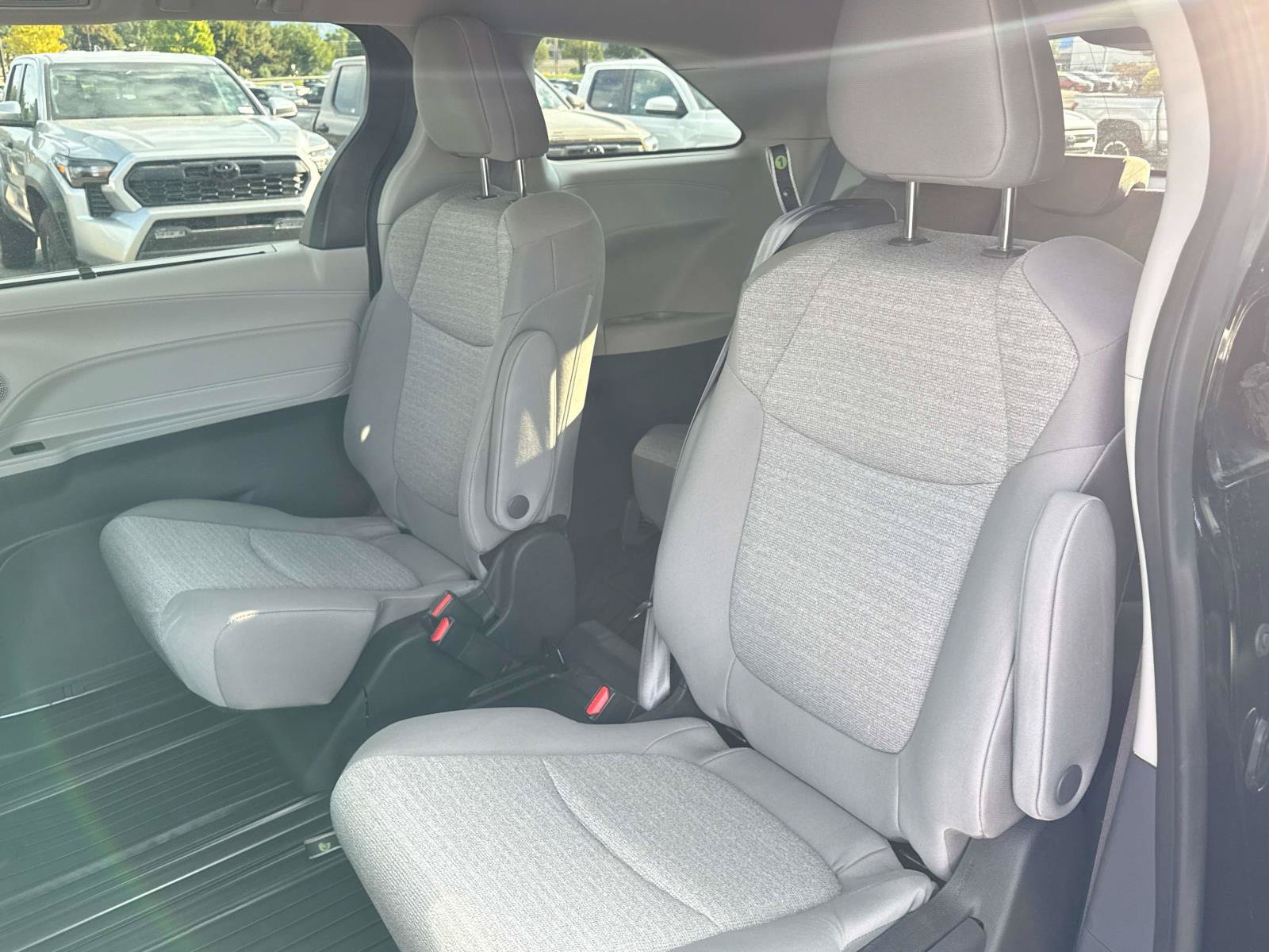 Used 2024 Toyota Sienna LE w/ LE Plus Package AWD/4WD image 13