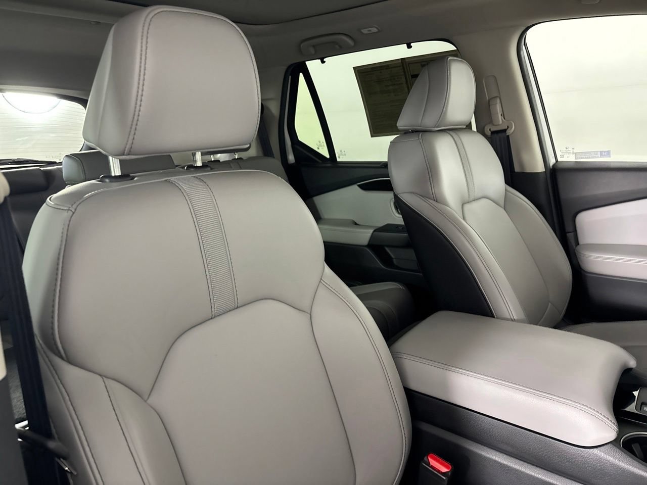 Used 2025 Honda Pilot Touring image 32