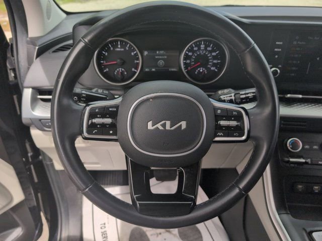 Used 2024 Kia Carnival LX image 22
