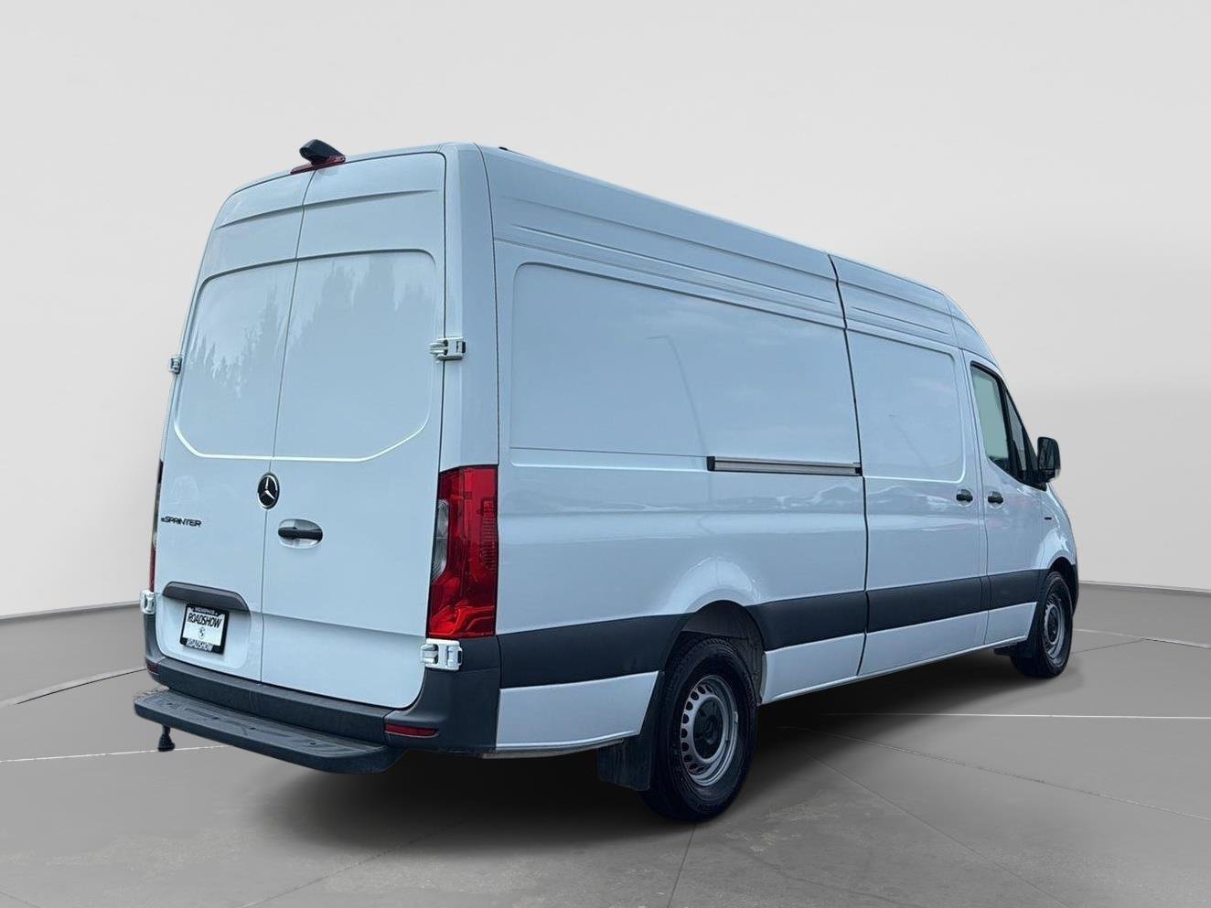 Used 2024 Mercedes-Benz eSprinter 170 Cargo image 5