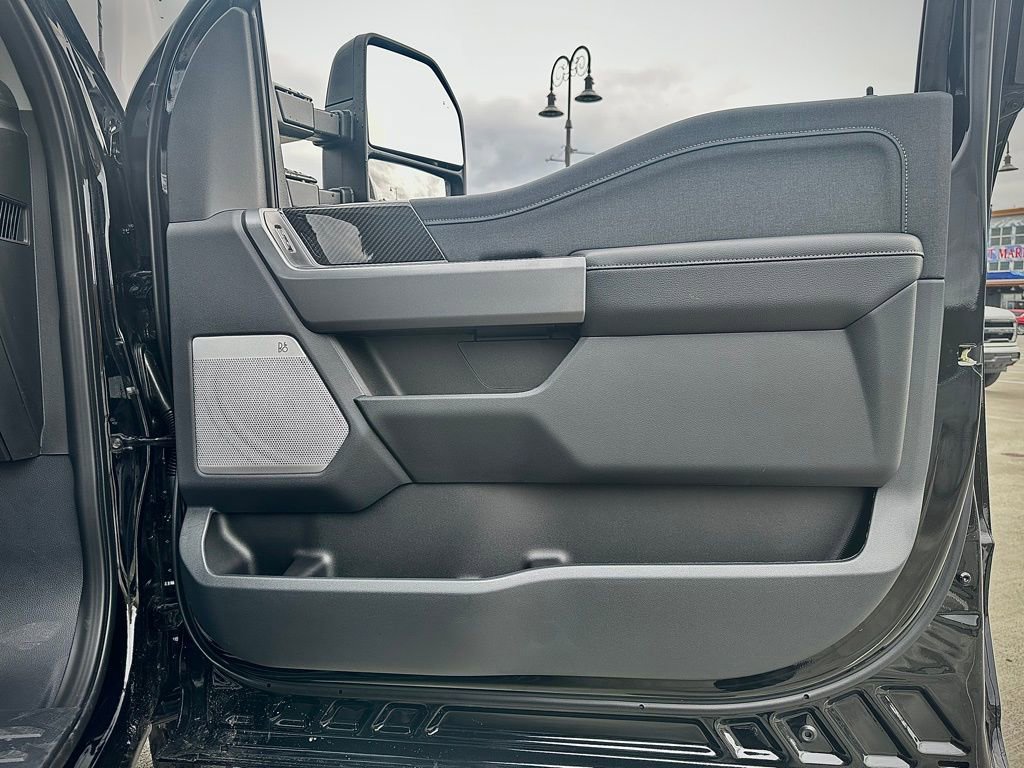 New 2026 Ford F250 Lariat w/ Black Appearance Package image 36