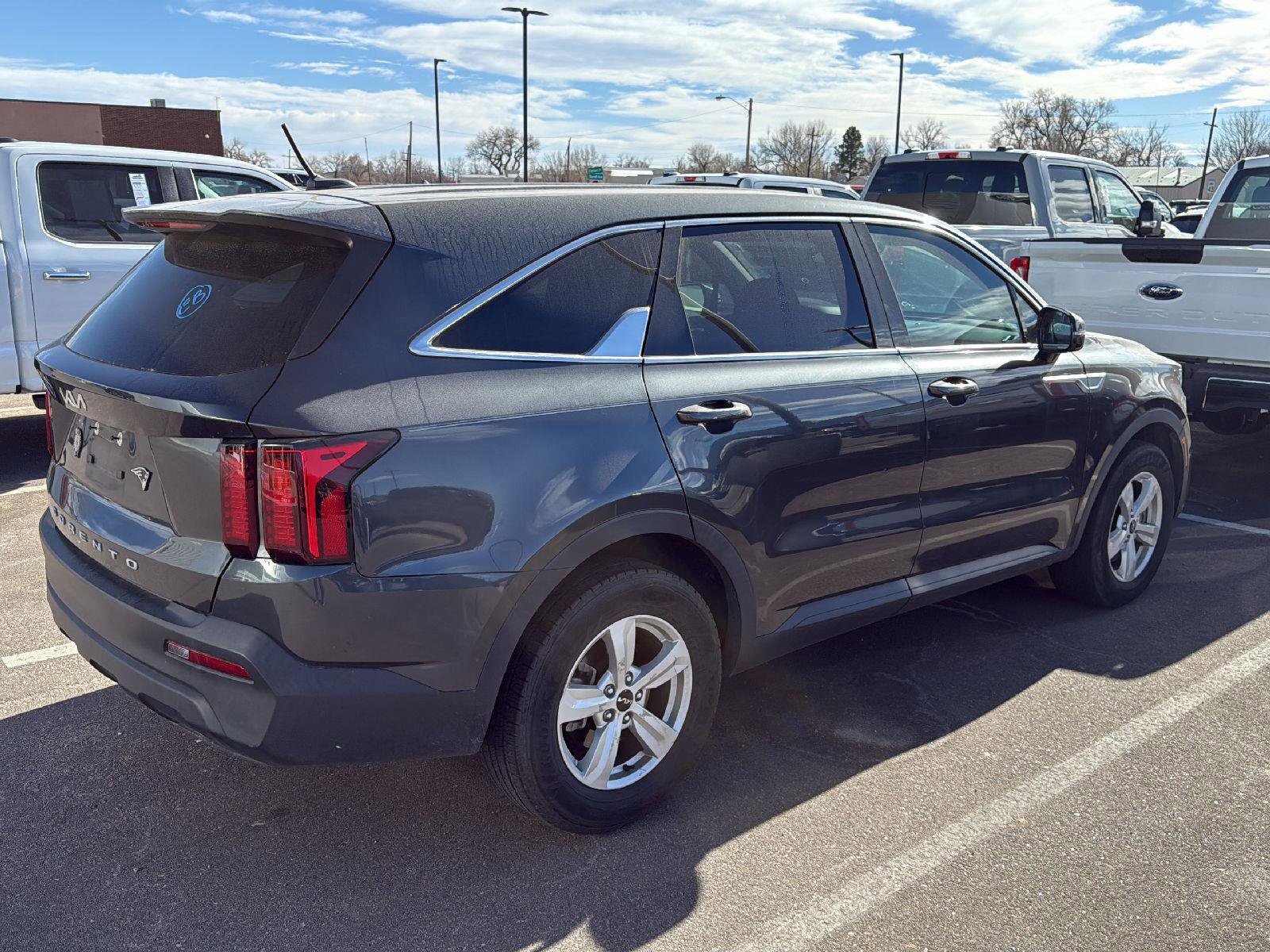 Used 2022 Kia Sorento LX image 6