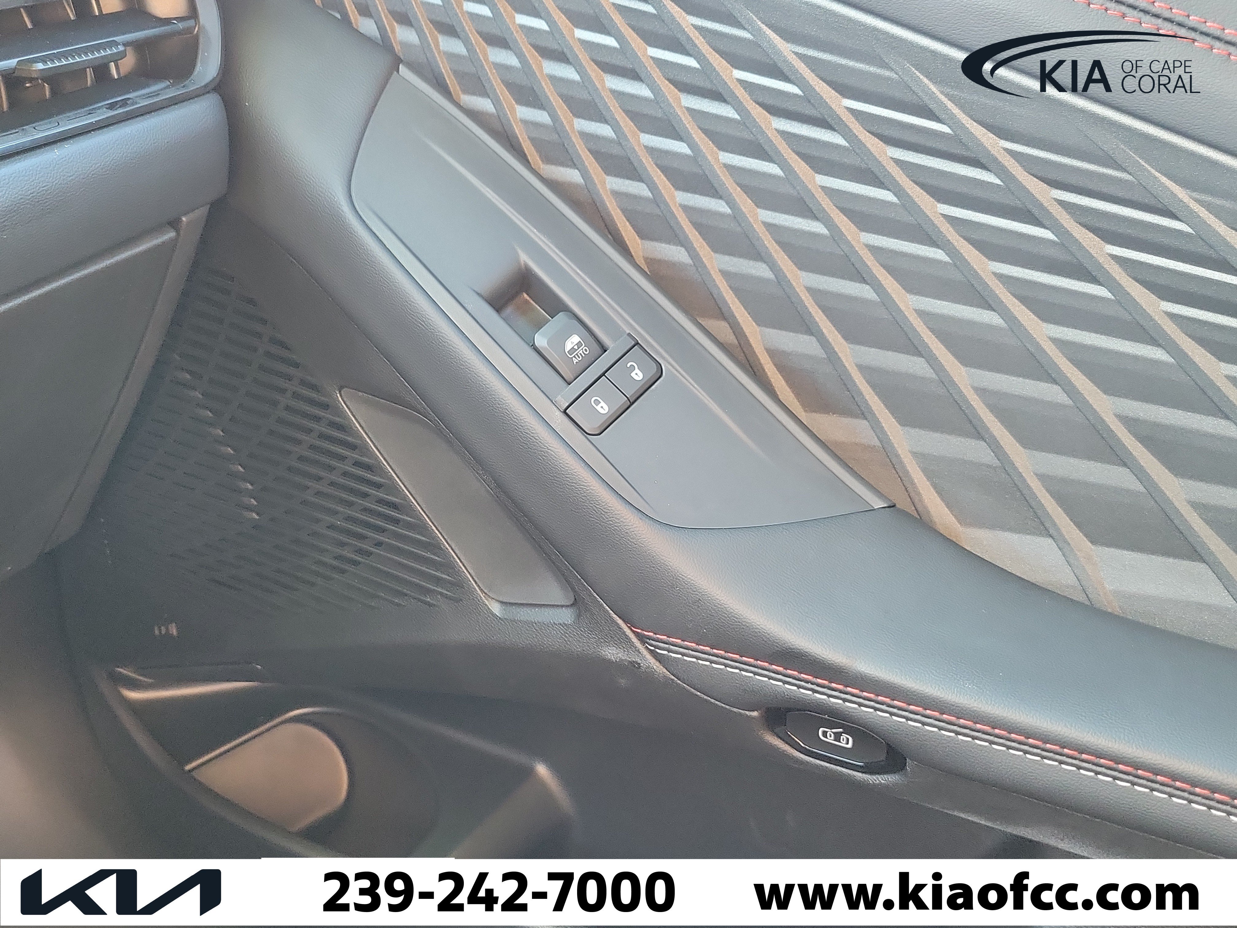 Used 2025 Dodge Charger Daytona R/T w/ Quick Order Package 25M R/T AWD/4WD image 29