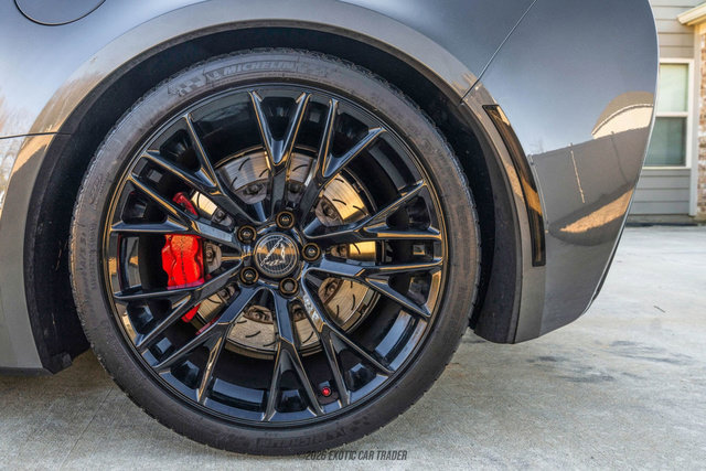 Used 2016 Chevrolet Corvette Z06 w/ 3LZ Preferred Equipment Group image 5