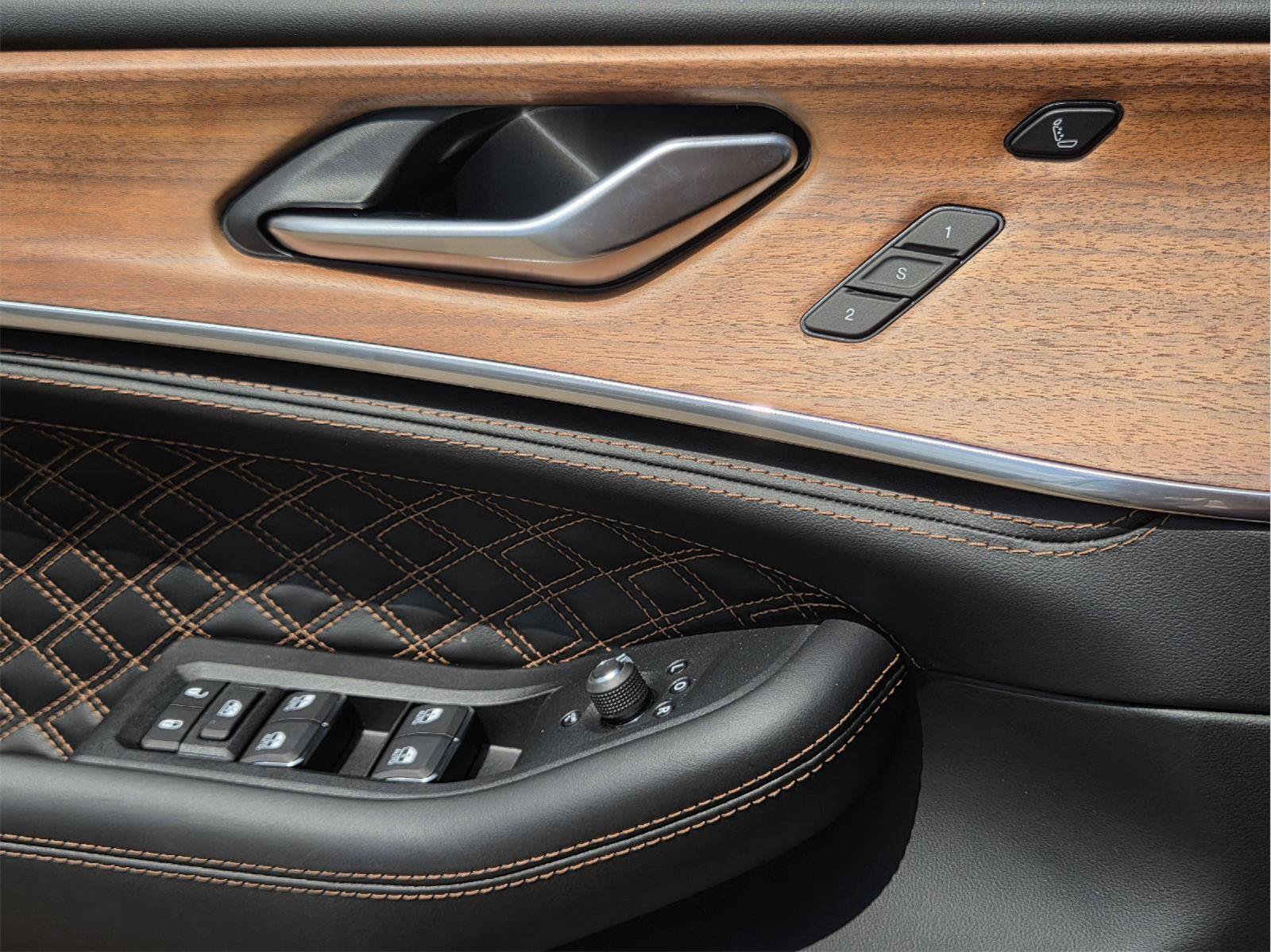 New 2027 Jeep Grand Cherokee Summit AWD/4WD image 16